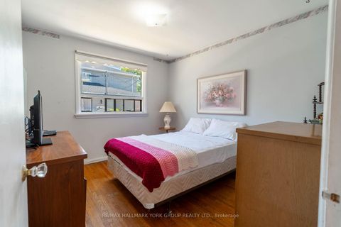 Photo 11 at 51 Eringate Drive, West Deane, Toronto