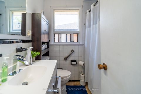 Photo 13 at 51 Eringate Drive, West Deane, Toronto