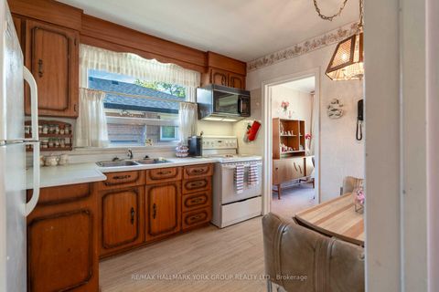 Photo 15 at 51 Eringate Drive, West Deane, Toronto