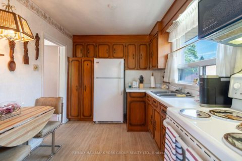 Photo 16 at 51 Eringate Drive, West Deane, Toronto