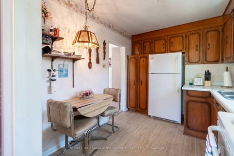 Photo 17 at 51 Eringate Drive, West Deane, Toronto
