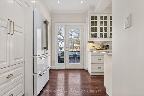 Photo 12 at 289 Beech Avenue, The Beaches, Toronto