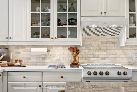 Photo 13 at 289 Beech Avenue, The Beaches, Toronto