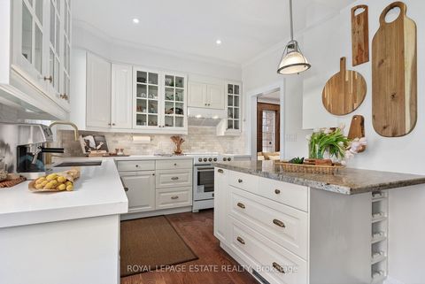 Photo 14 at 289 Beech Avenue, The Beaches, Toronto