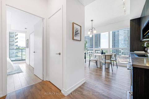 Photo 10 at 703 - 115 MCMAHON Drive, Bayview Village, Toronto