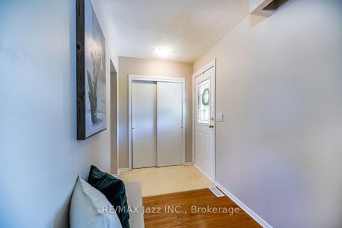 Photo 4 at 369 Waverly Street N, McLaughlin, Oshawa