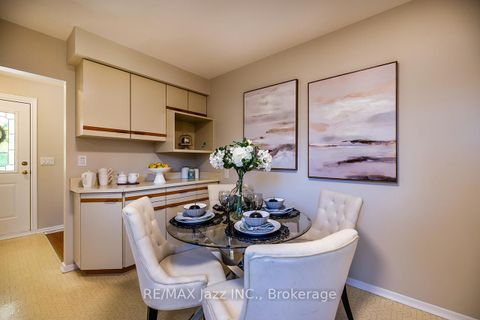 Photo 11 at 369 Waverly Street N, McLaughlin, Oshawa