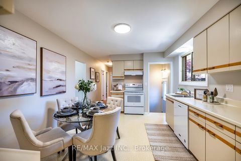 Photo 12 at 369 Waverly Street N, McLaughlin, Oshawa