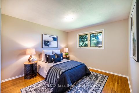 Photo 13 at 369 Waverly Street N, McLaughlin, Oshawa