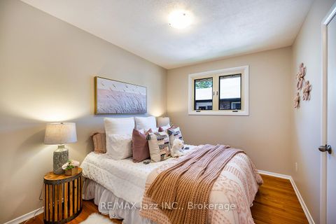 Photo 15 at 369 Waverly Street N, McLaughlin, Oshawa