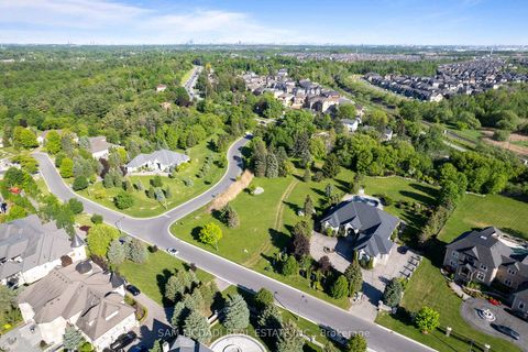 Photo 6 at 10 Richard Lovat Court, Kleinburg, Vaughan