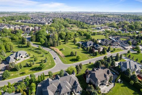 Photo 7 at 10 Richard Lovat Court, Kleinburg, Vaughan
