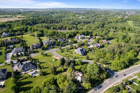 Photo 10 at 10 Richard Lovat Court, Kleinburg, Vaughan