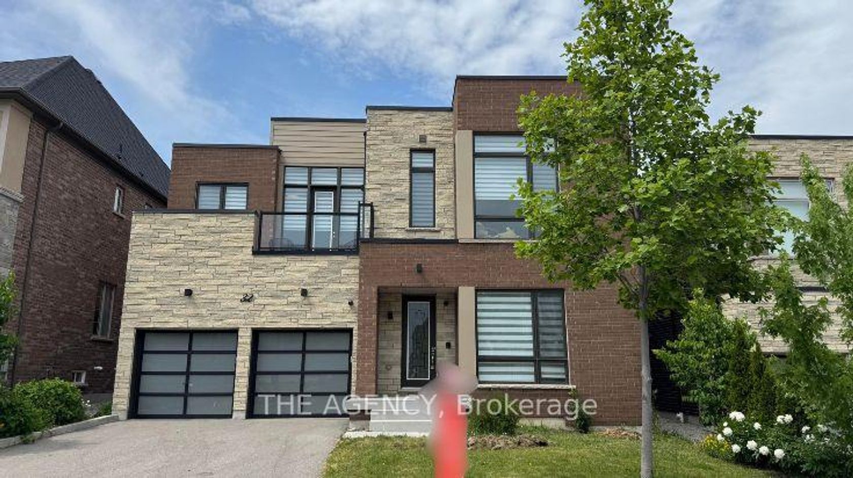 32 Conger Street, Patterson, Vaughan photo number 2