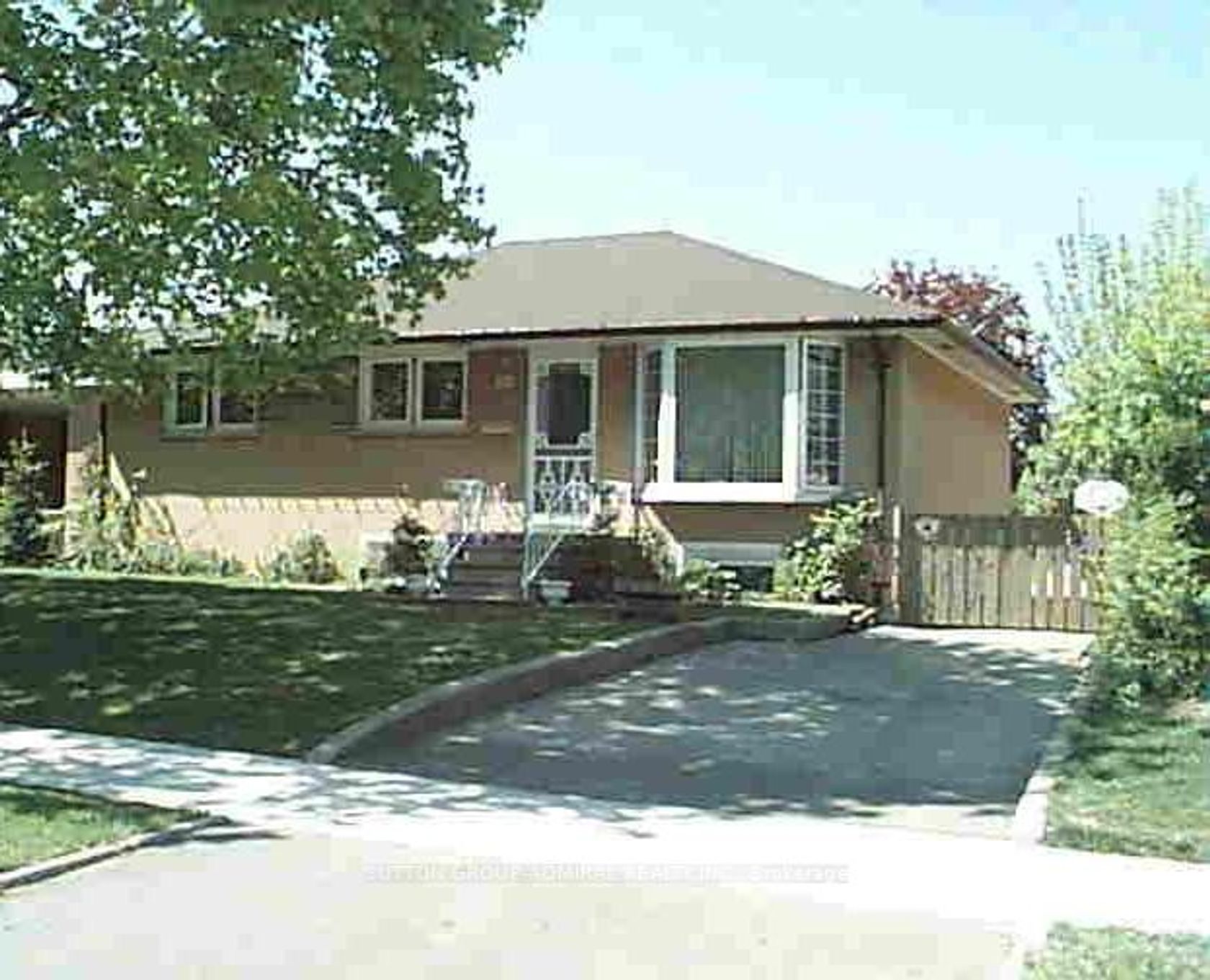 34 Paragon Road, The Westway, Toronto photo 6