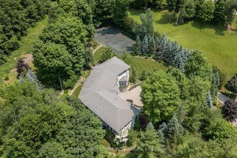 Photo 1 at 76 Silver Fox Place, Rural Vaughan, Vaughan