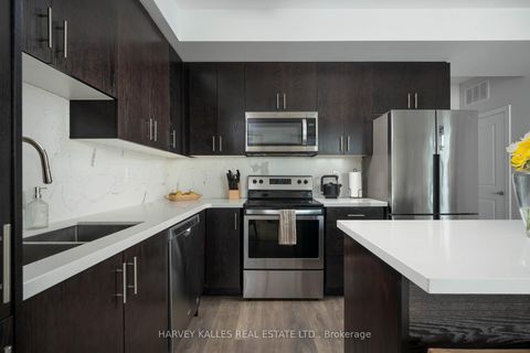 Photo 18 at 35 - 85 Eastwood Park Gardens, Long Branch, Toronto
