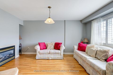 Photo 15 at 21 Polarlights Way, Rouge E11, Toronto