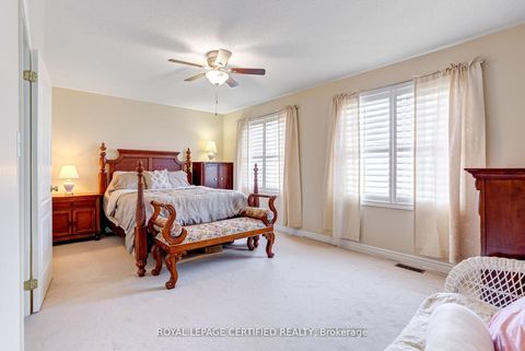Photo 25 at 21 Polarlights Way, Rouge E11, Toronto