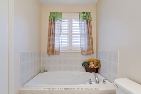 Photo 28 at 21 Polarlights Way, Rouge E11, Toronto