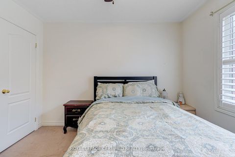 Photo 34 at 21 Polarlights Way, Rouge E11, Toronto