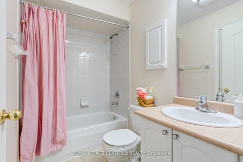 Photo 36 at 21 Polarlights Way, Rouge E11, Toronto