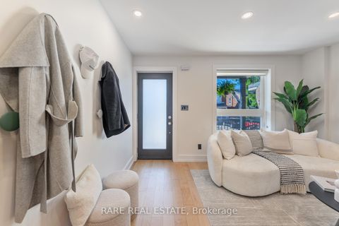 Photo 3 at 118 Mackay Avenue, Davenport, Toronto