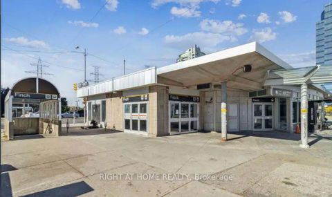 Photo 5 at 905 - 7 Bishop Avenue, Newtonbrook East, Toronto