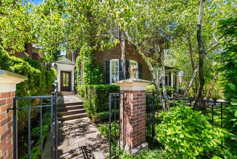 Photo 2 at 236 Poplar Plains Road, Casa Loma, Toronto