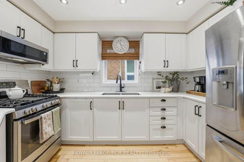 Photo 5 at 59 Dawlish Avenue, Aurora Highlands, Aurora