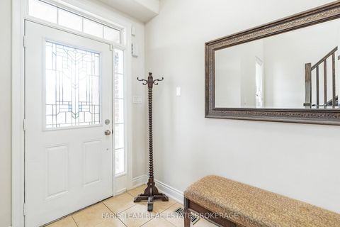 Photo 4 at 33 Auburn Court, Ardagh, Barrie