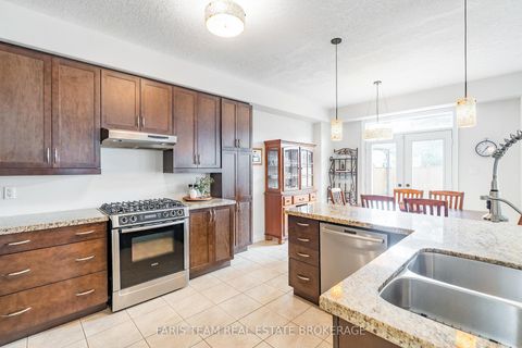 Photo 5 at 33 Auburn Court, Ardagh, Barrie