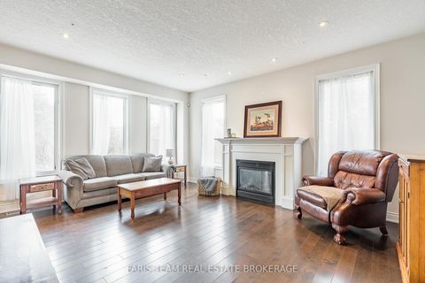 Photo 14 at 33 Auburn Court, Ardagh, Barrie