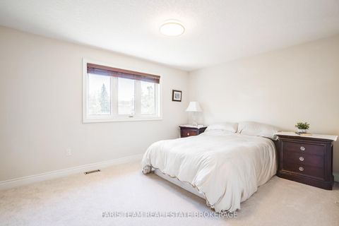 Photo 19 at 33 Auburn Court, Ardagh, Barrie
