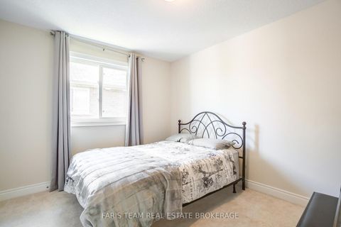 Photo 25 at 33 Auburn Court, Ardagh, Barrie