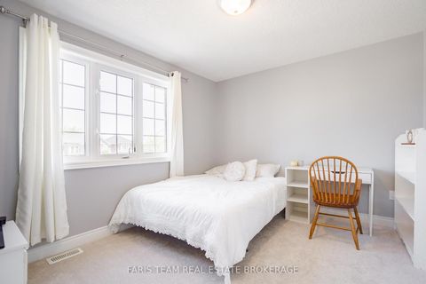 Photo 26 at 33 Auburn Court, Ardagh, Barrie