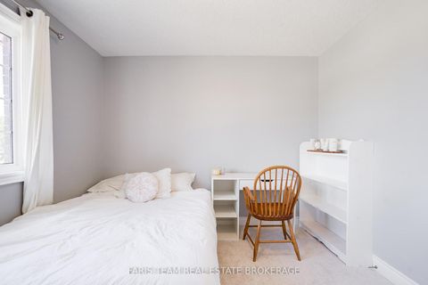 Photo 27 at 33 Auburn Court, Ardagh, Barrie