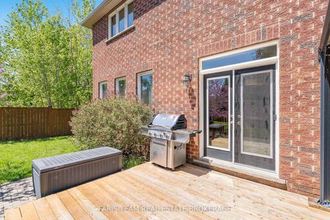 Photo 34 at 33 Auburn Court, Ardagh, Barrie