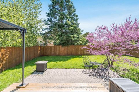 Photo 36 at 33 Auburn Court, Ardagh, Barrie