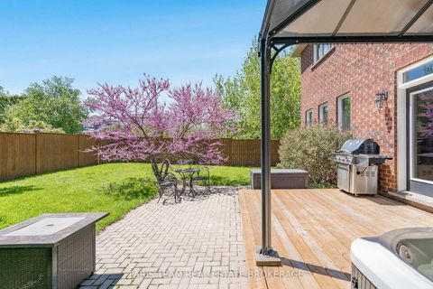 Photo 37 at 33 Auburn Court, Ardagh, Barrie