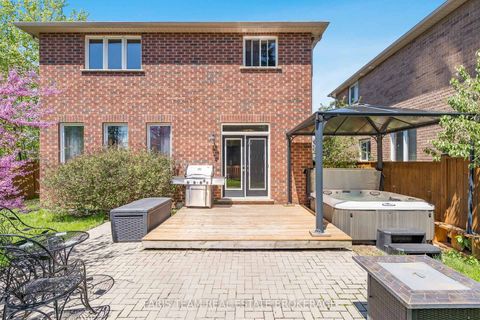 Photo 39 at 33 Auburn Court, Ardagh, Barrie