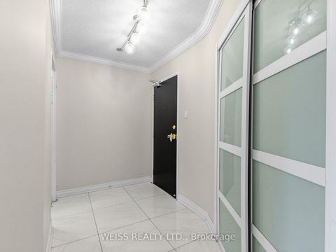 Photo 9 at 202 - 150 Neptune Drive, Lawrence, Toronto
