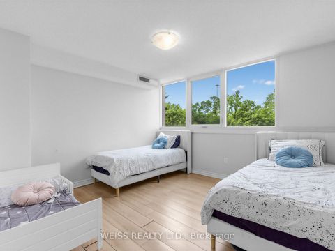 Photo 16 at 202 - 150 Neptune Drive, Lawrence, Toronto