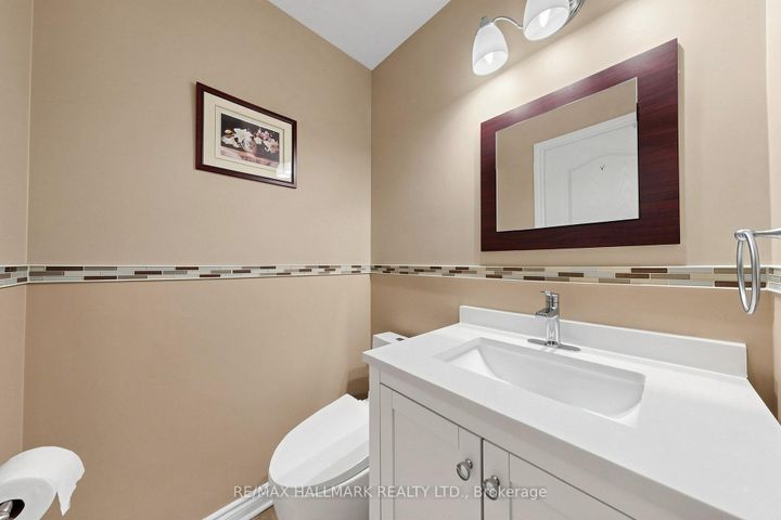 Photo 8 at 127 Humberland Drive, Oak Ridges, Richmond Hill