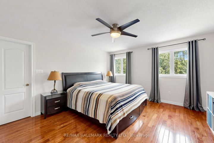 Photo 14 at 127 Humberland Drive, Oak Ridges, Richmond Hill