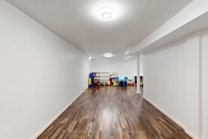 Photo 25 at 127 Humberland Drive, Oak Ridges, Richmond Hill