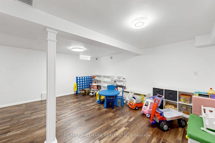 Photo 27 at 127 Humberland Drive, Oak Ridges, Richmond Hill