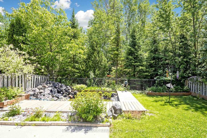 Photo 36 at 127 Humberland Drive, Oak Ridges, Richmond Hill