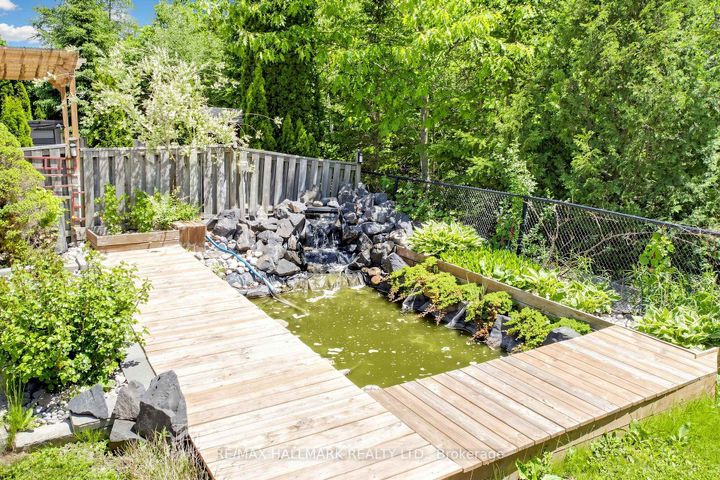 Photo 39 at 127 Humberland Drive, Oak Ridges, Richmond Hill