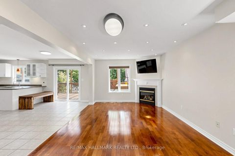 Photo 4 at 127 Humberland Drive, Oak Ridges, Richmond Hill